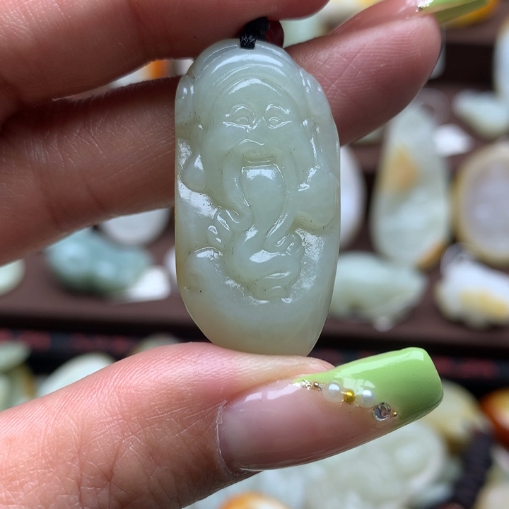 和田玉未镶嵌颈饰