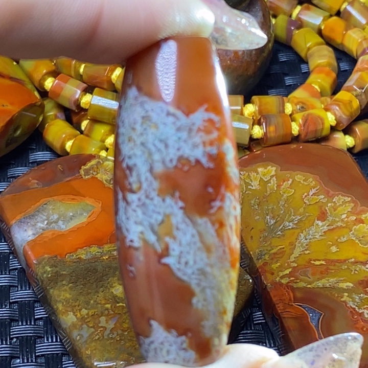 玛瑙/玉髓颈饰未镶嵌