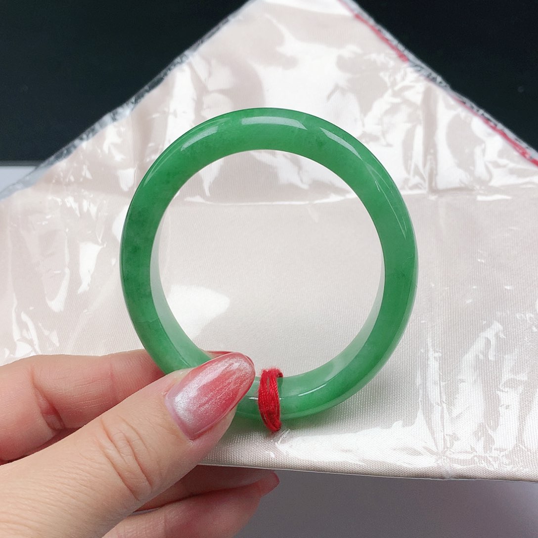 翡翠手镯未镶嵌翡翠226
