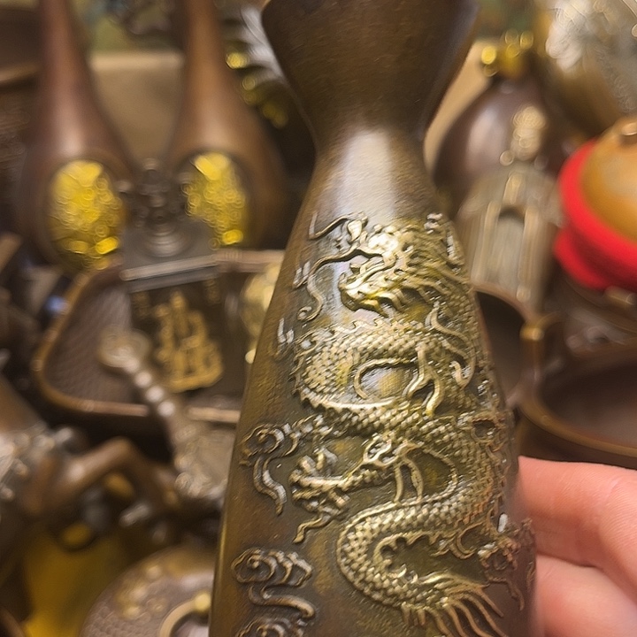 精美铜器批发档口