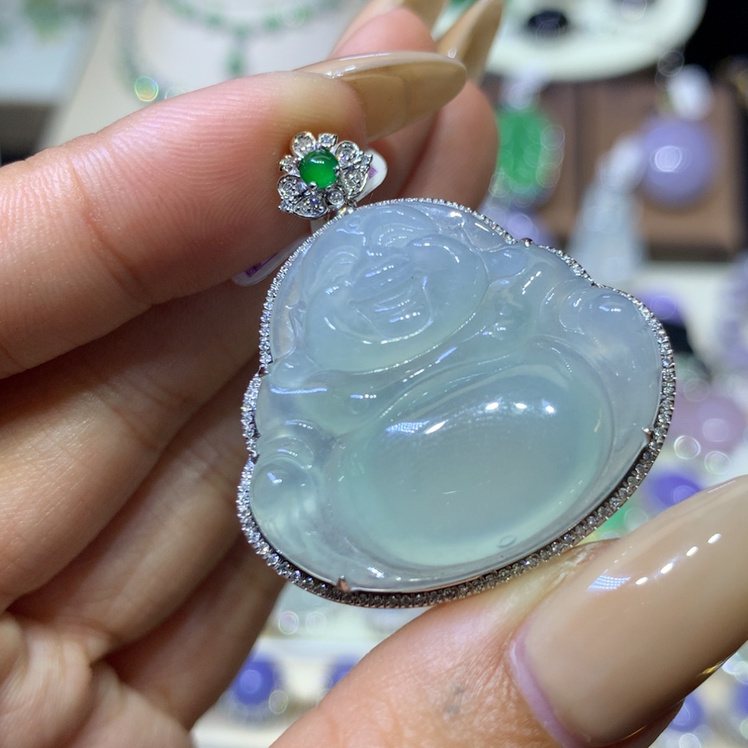 翡翠18K金镶嵌颈饰