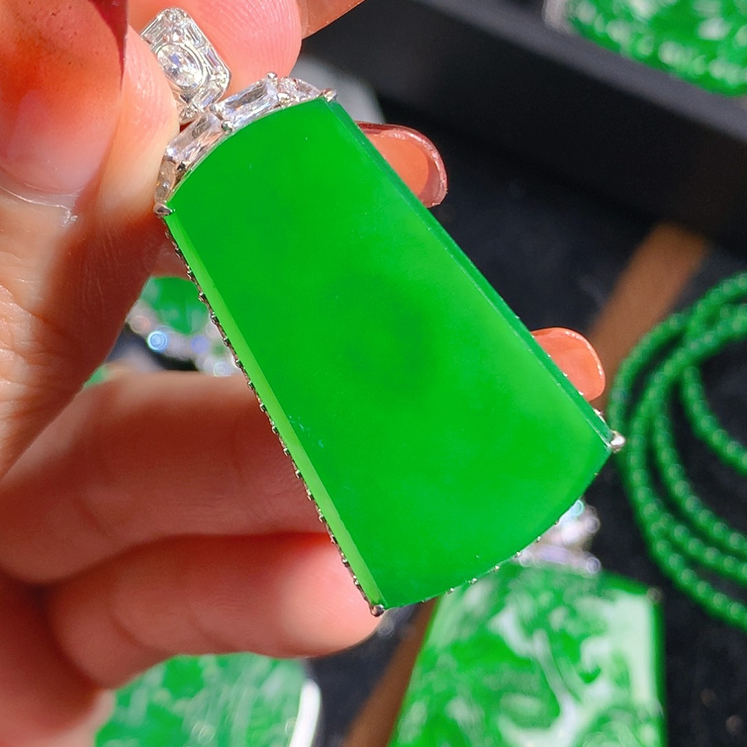 翡翠吊坠(不含链)未镶嵌