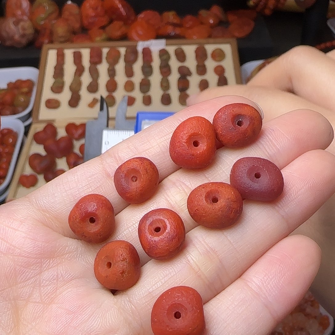 南红玛瑙未镶嵌颈饰