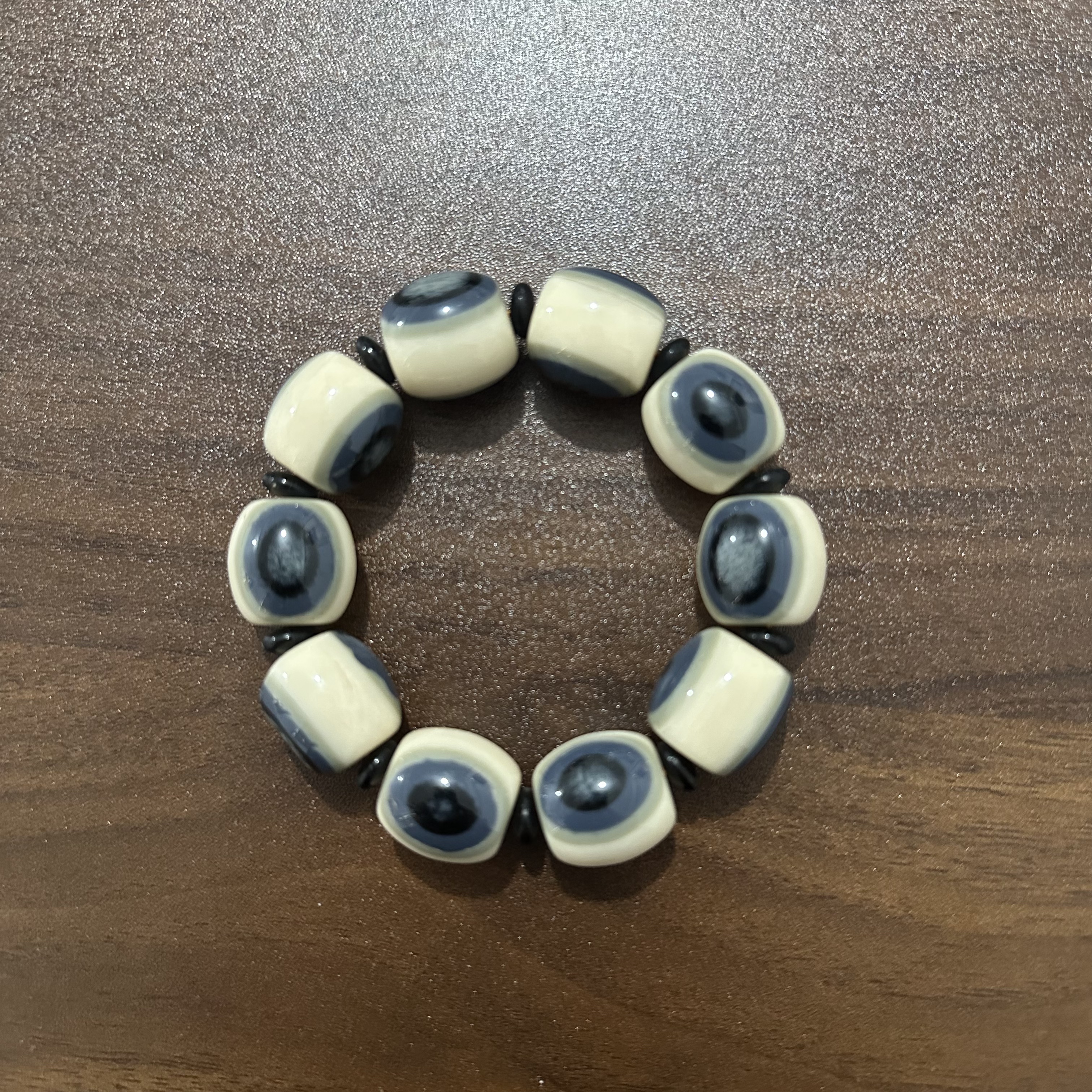 SC 1059 猛牙蓝眼睛1 手串