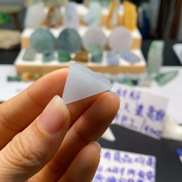 定制翡翠未镶嵌翡翠