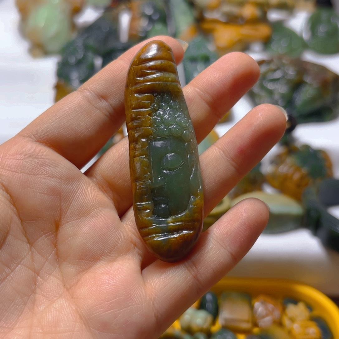 岫岩河磨玉（透闪石质玉）挂件未镶嵌全****理