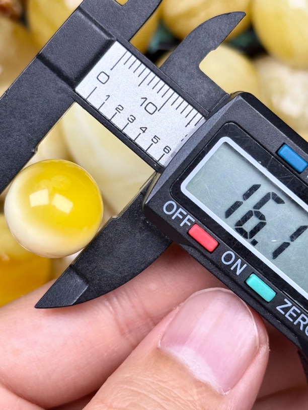 16.1mm俄料国矿一级料浓瓷白妖孽虎皮纹千层雪橘底金溶洞蜜蜡圆珠