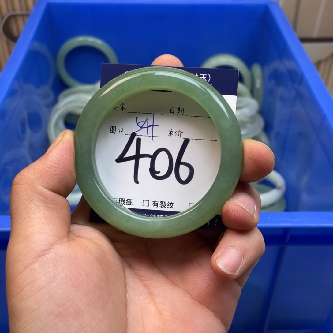 岫玉手镯手镯未镶嵌