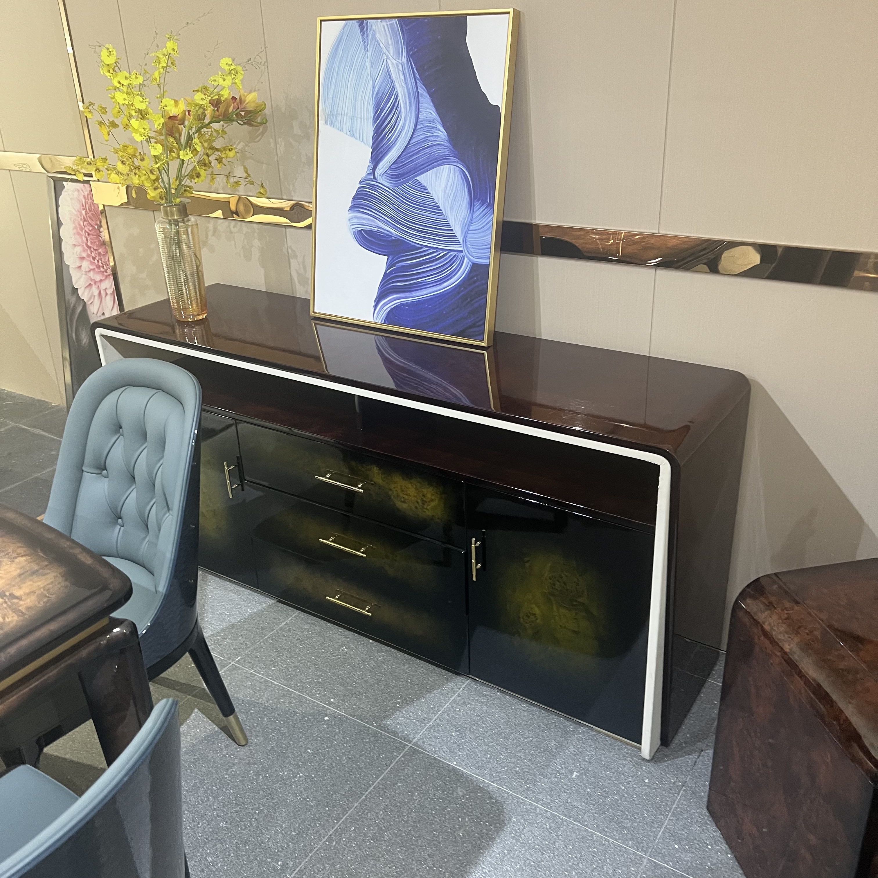 名奢边柜钢琴烤漆