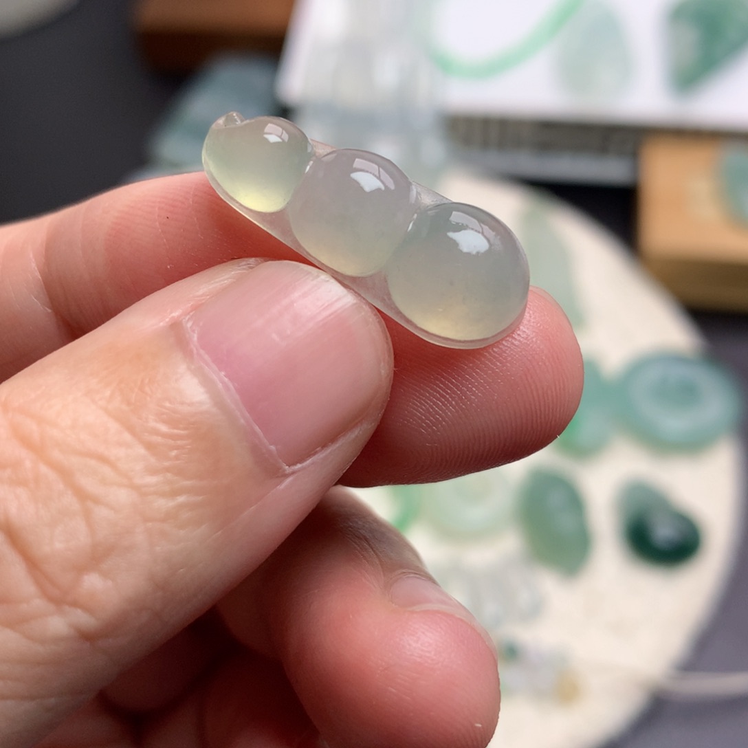 未镶嵌定制翡翠豆子