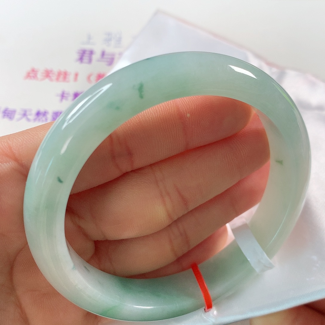 翡翠手镯未镶嵌 正圈①①⑧