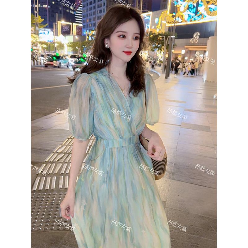 晕染蓝色连衣裙V领短袖显白中长裙减龄显白气质高级感夏季新款