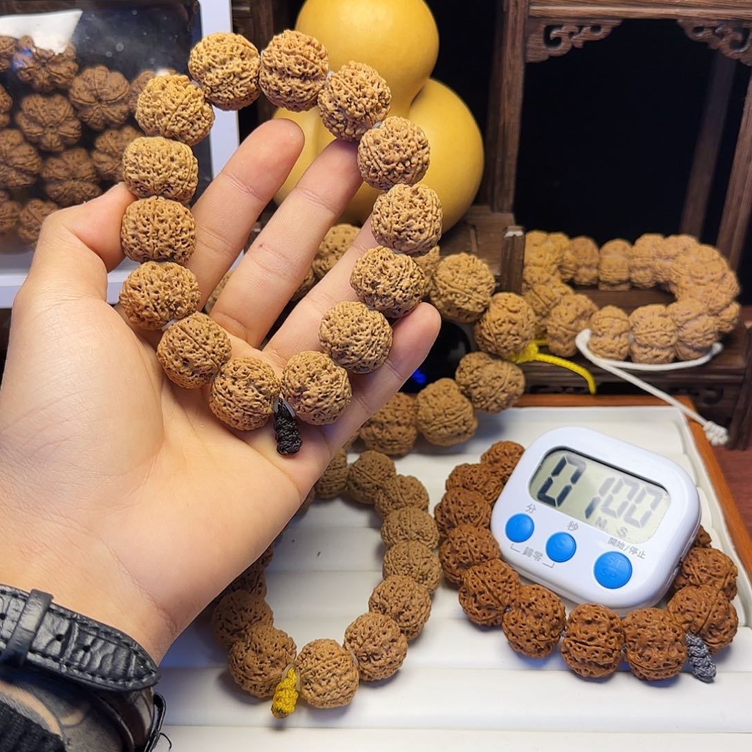 金刚菩提吊坠2.4蜂王