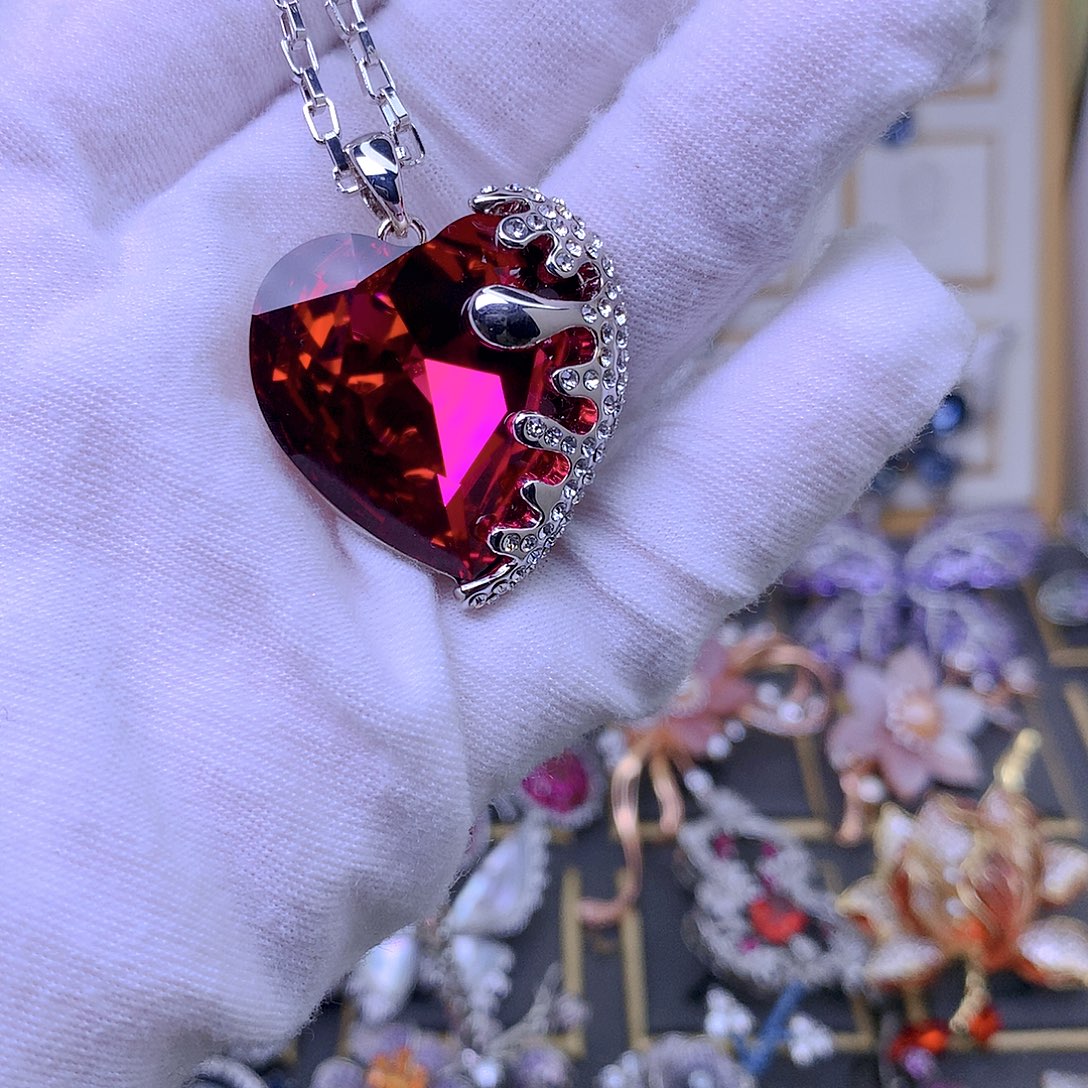 合成立方氧化锆铜施华项链