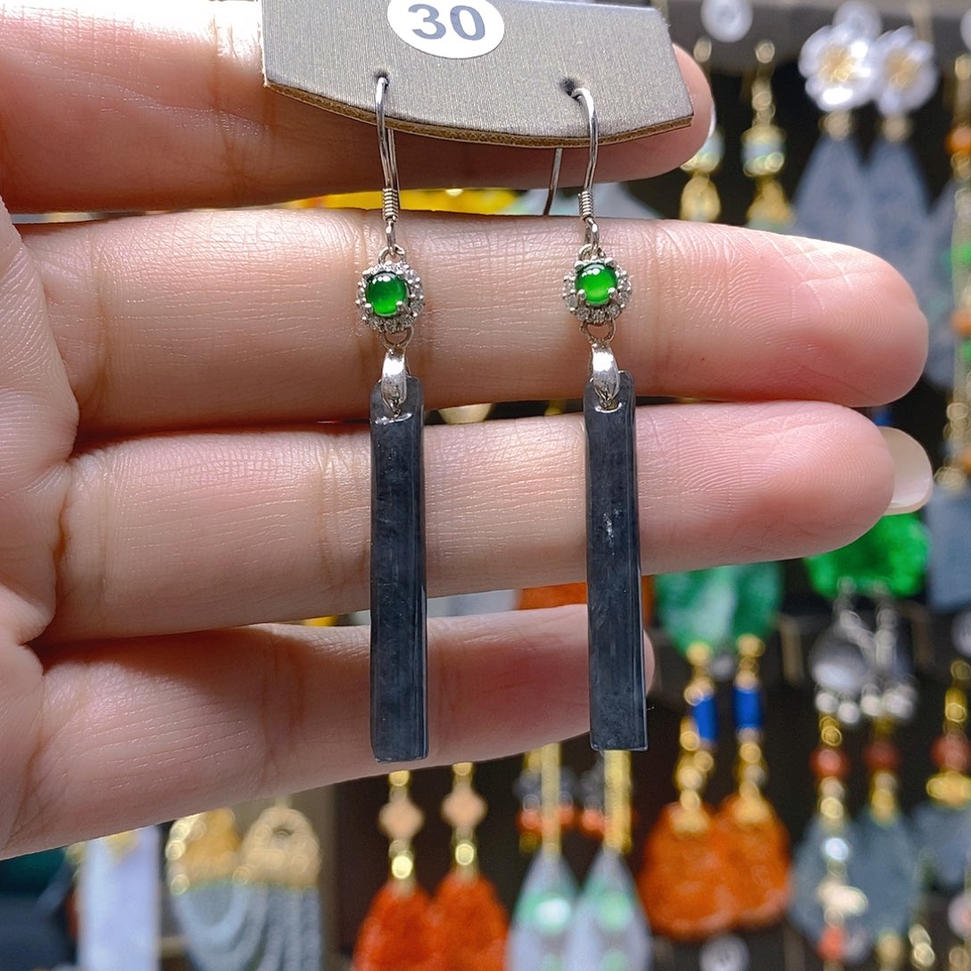 未镶嵌翡翠耳饰翡翠