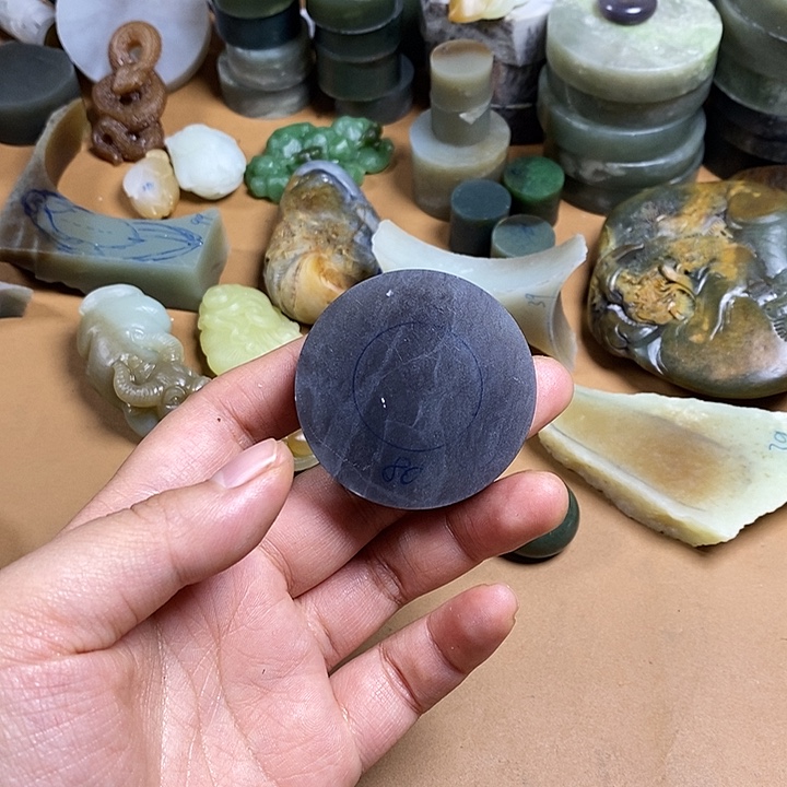 无***术和田玉（糖玉）未镶嵌珠宝半成品