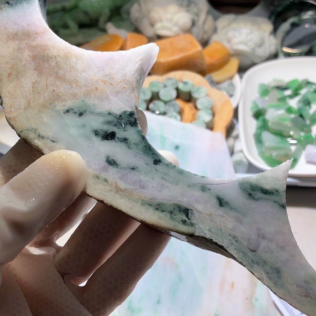颈饰未镶嵌翡翠边角料
