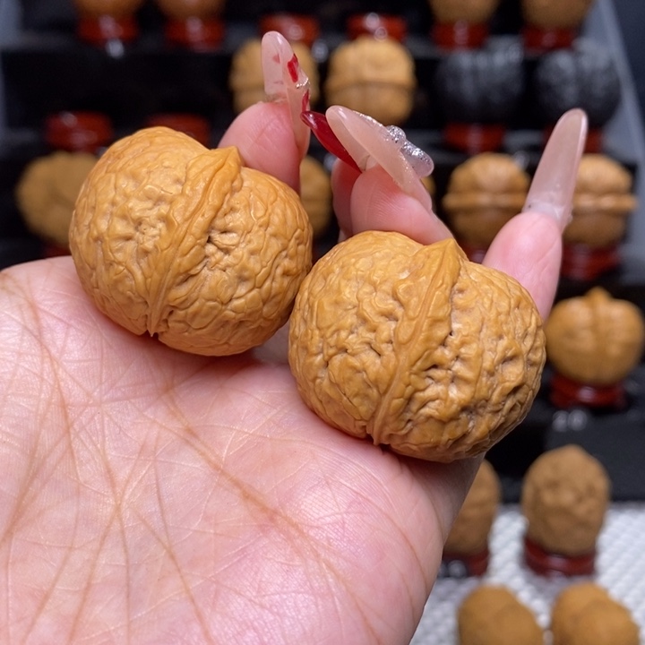 文玩核桃把件尼****?小至尊元宝84号