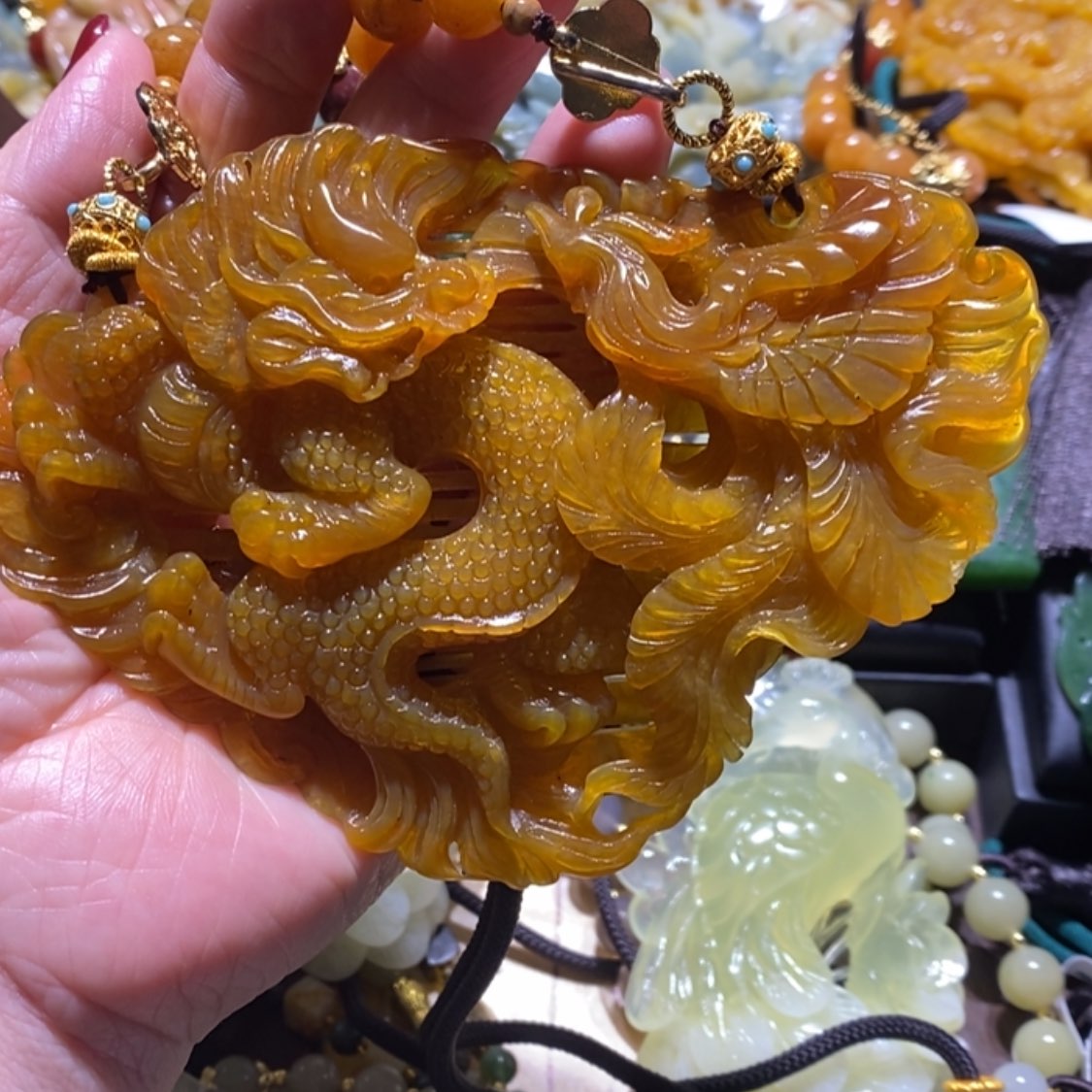 【闪购商品】岫玉毛衣链未镶嵌梅****）