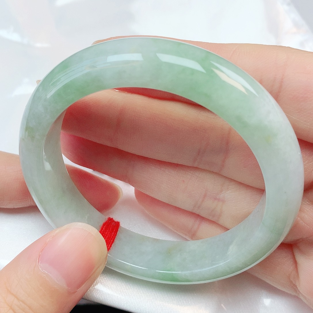 翡翠手镯未镶嵌抖音238