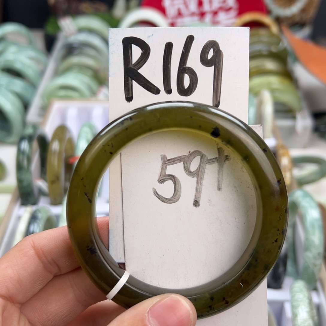 岫玉手镯未镶嵌天然岫玉