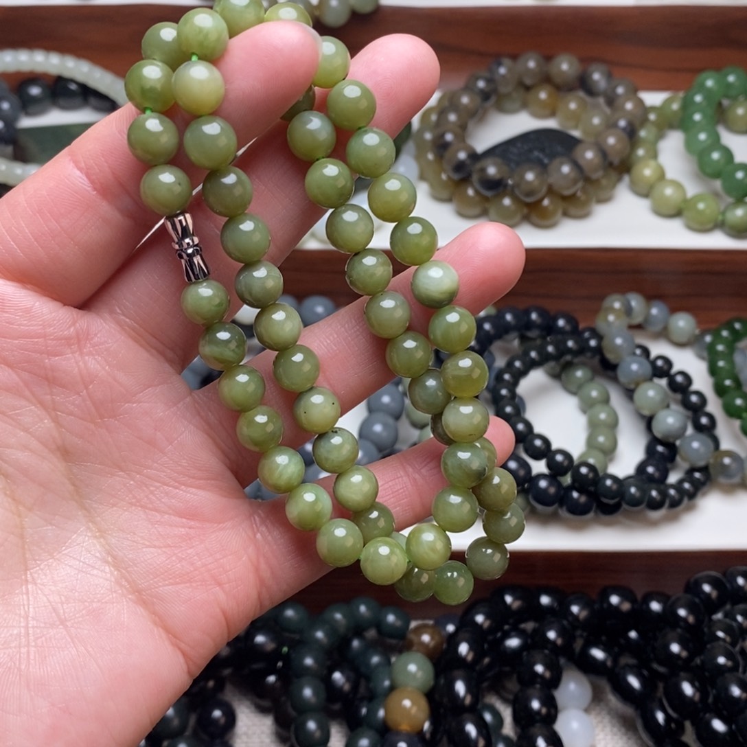 和田玉未镶嵌手串