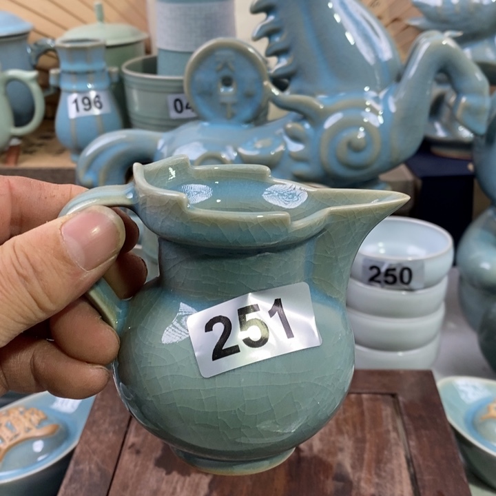 公道杯泉矿釉原产地汝瓷精品