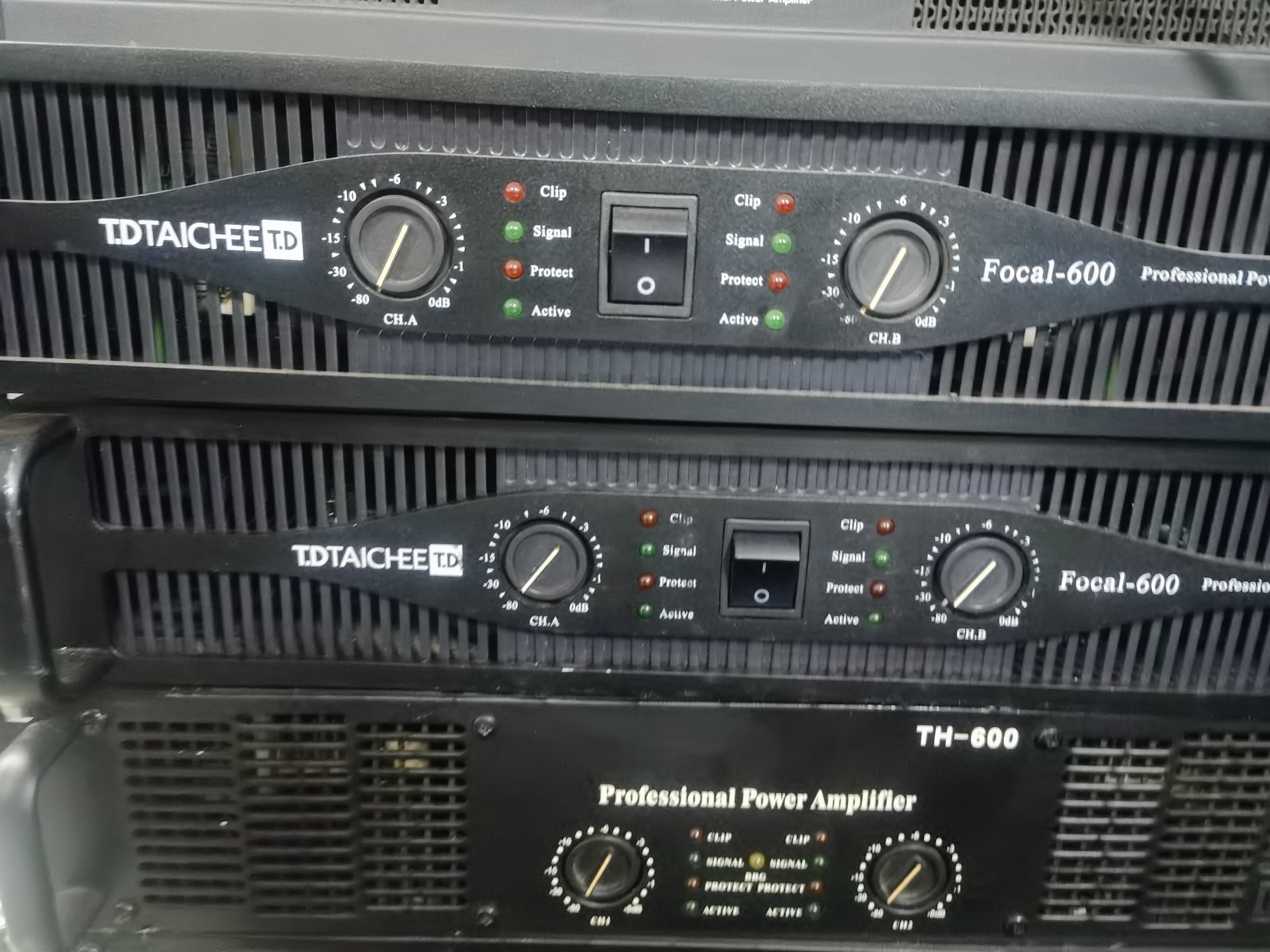 不包邮    TD-600功放一台