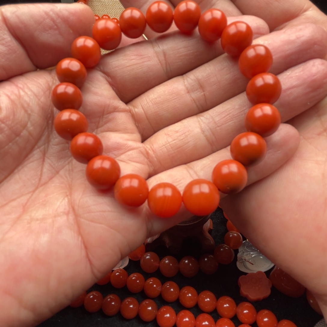 娆***娆南红玛瑙未镶嵌颈饰