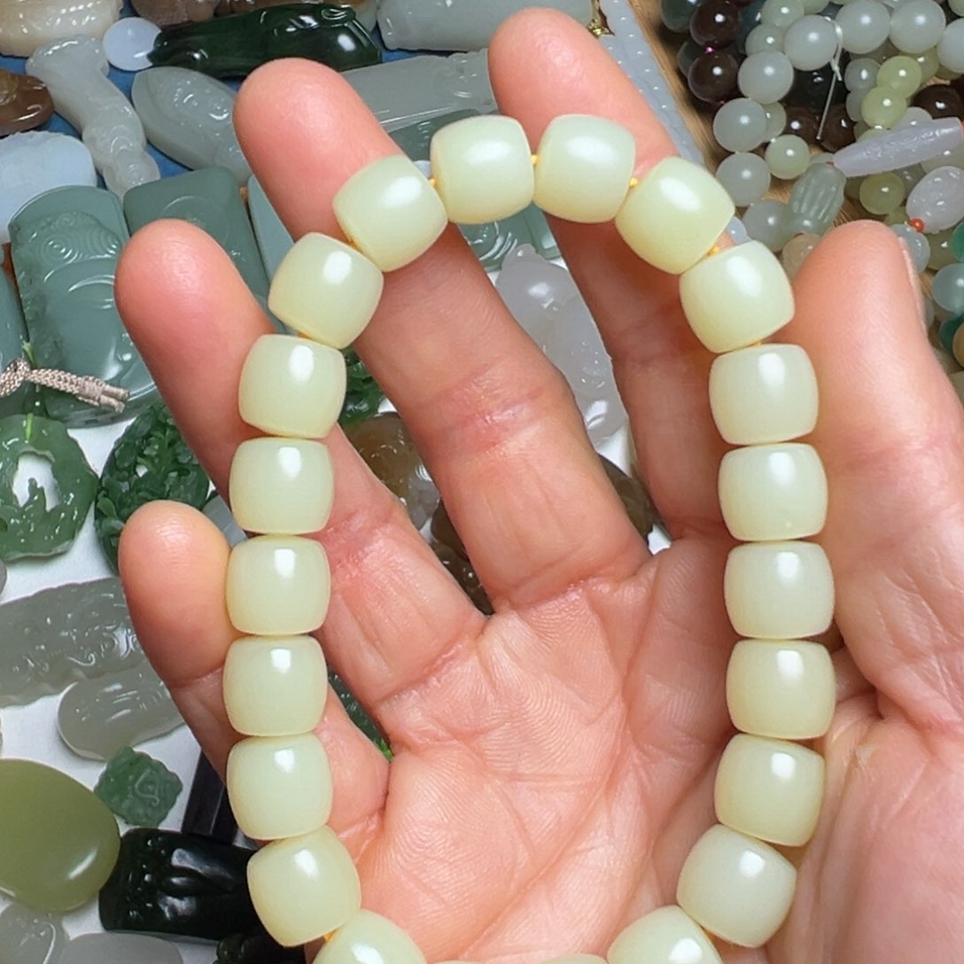 未镶嵌和田玉手链