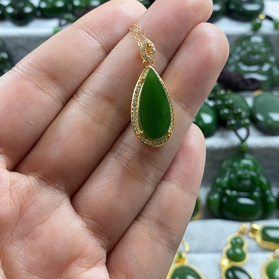 和田玉（碧玉）未镶嵌颈饰