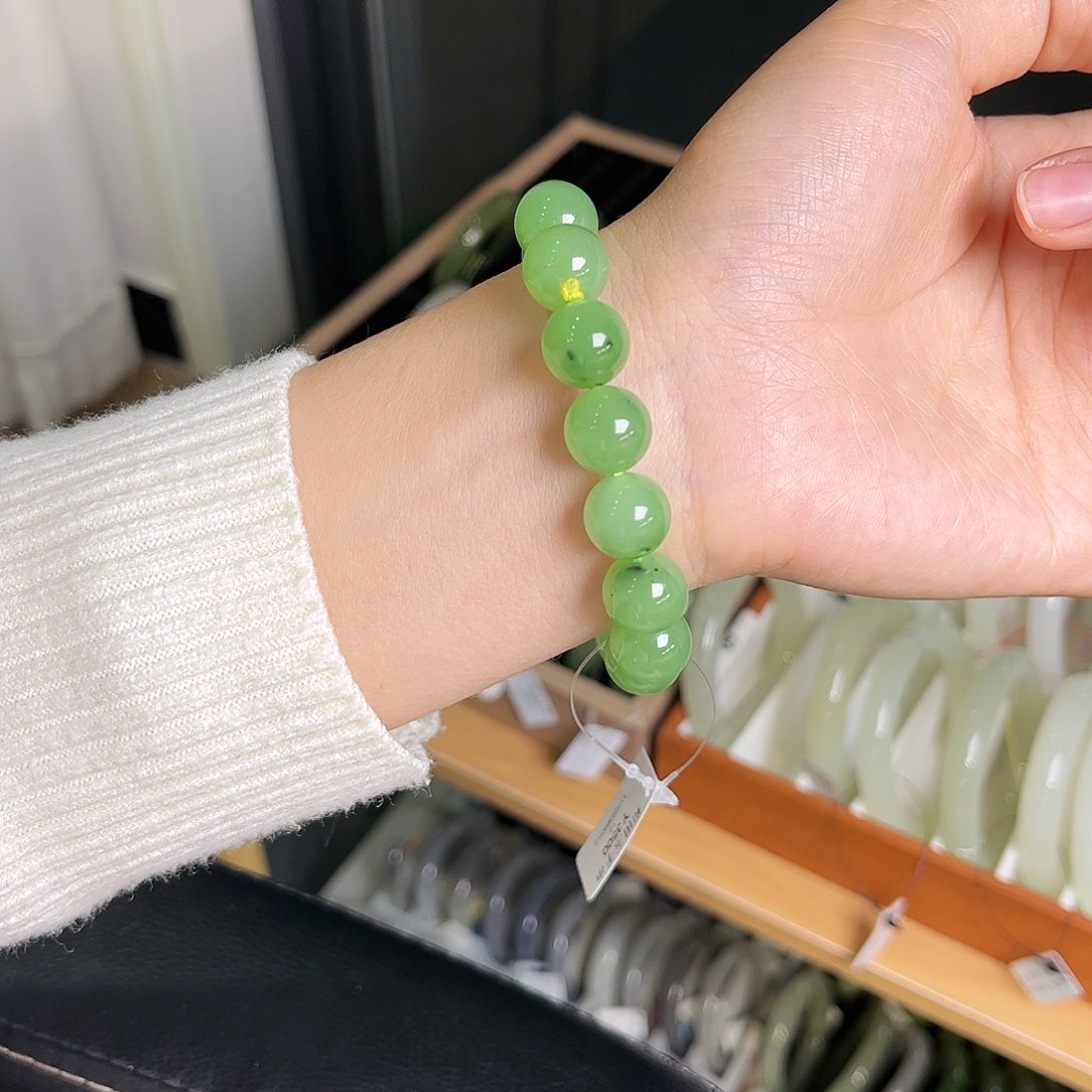 和田玉手串未镶嵌 乌兰海果绿