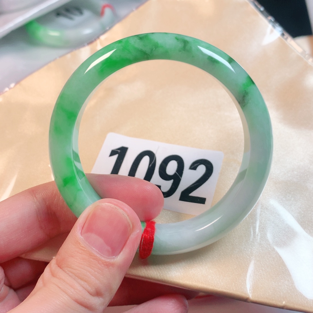 翡翠手镯未镶嵌翡翠手镯1092