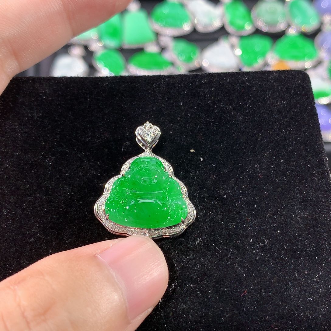 翡翠18K金镶嵌颈饰