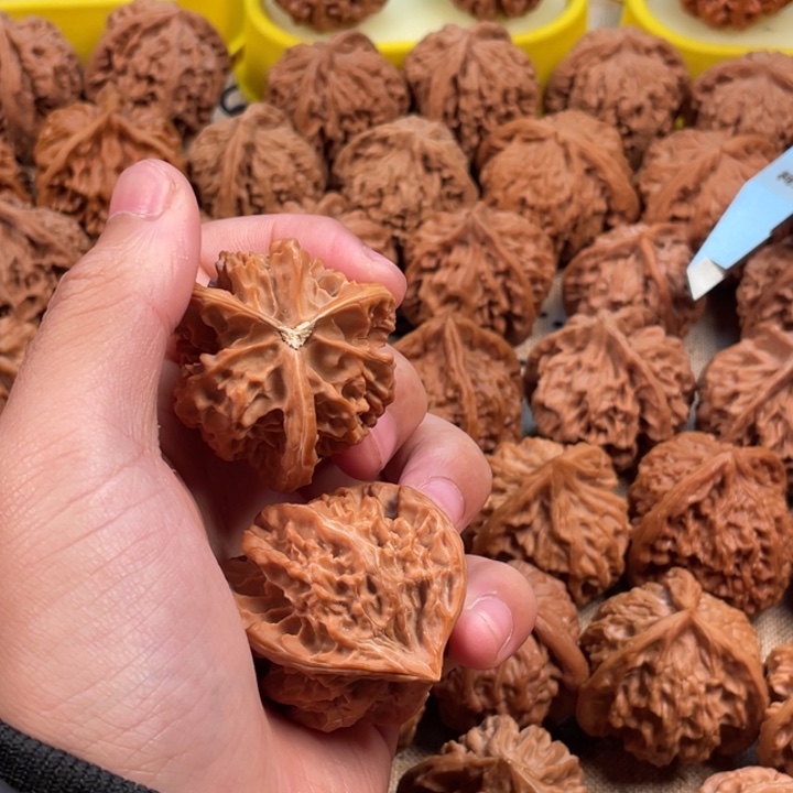 9***9吊坠桃核盘山三棱