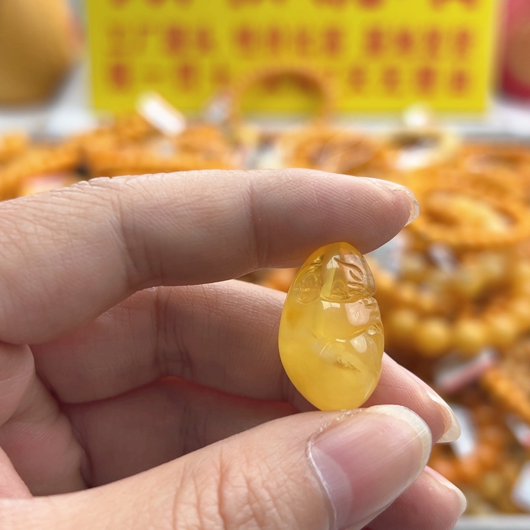 琥珀珠宝奇石未镶嵌