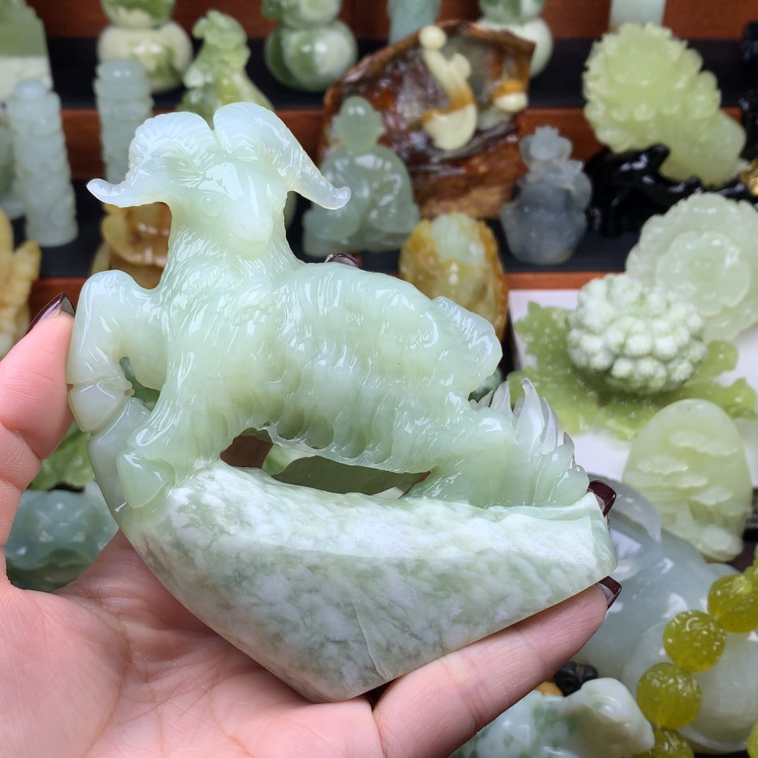 岫玉手把件未镶嵌