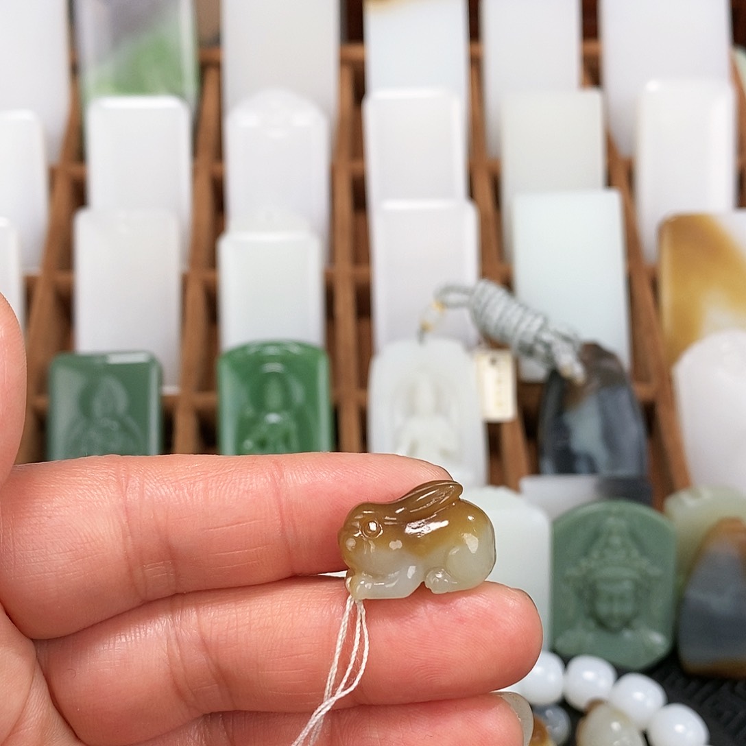 和田玉颈饰未镶嵌