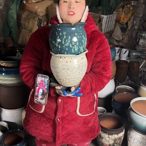 口19高19瑕疵盆子。