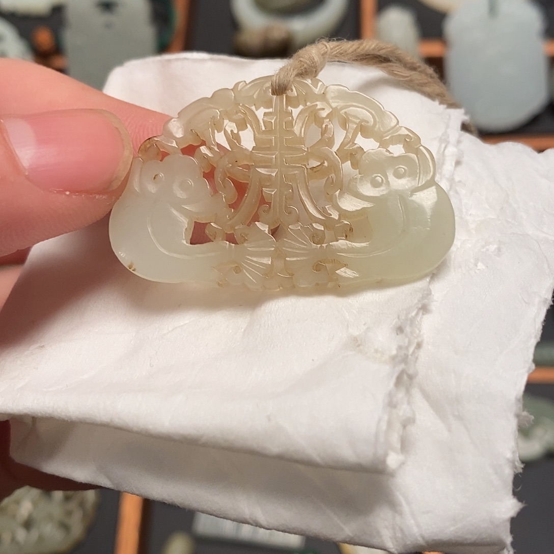 路****和田玉未镶嵌挂件