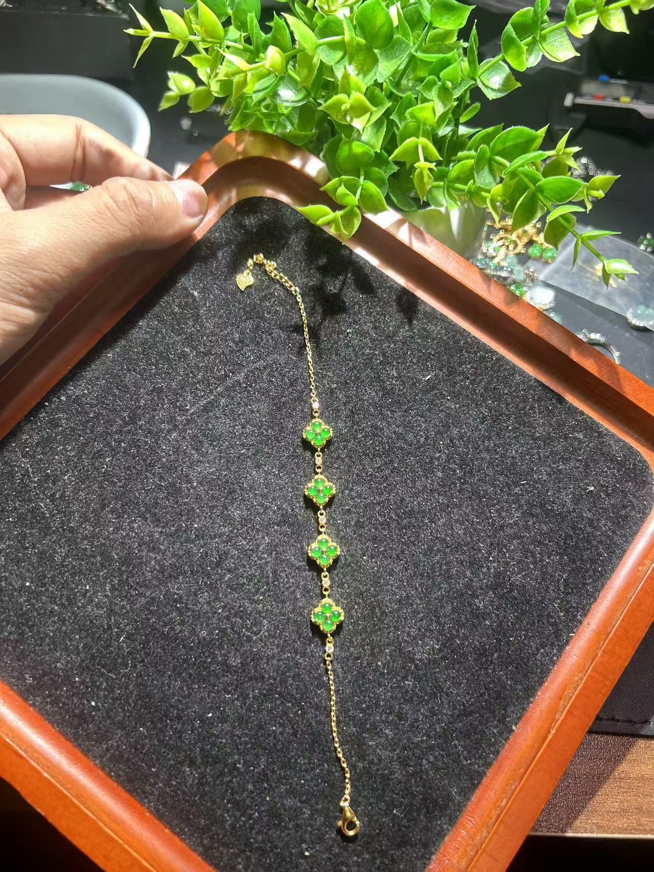 A货翡翠四叶草银镶手链