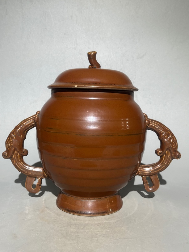 定窑紫定双耳盖罐瓷摆件