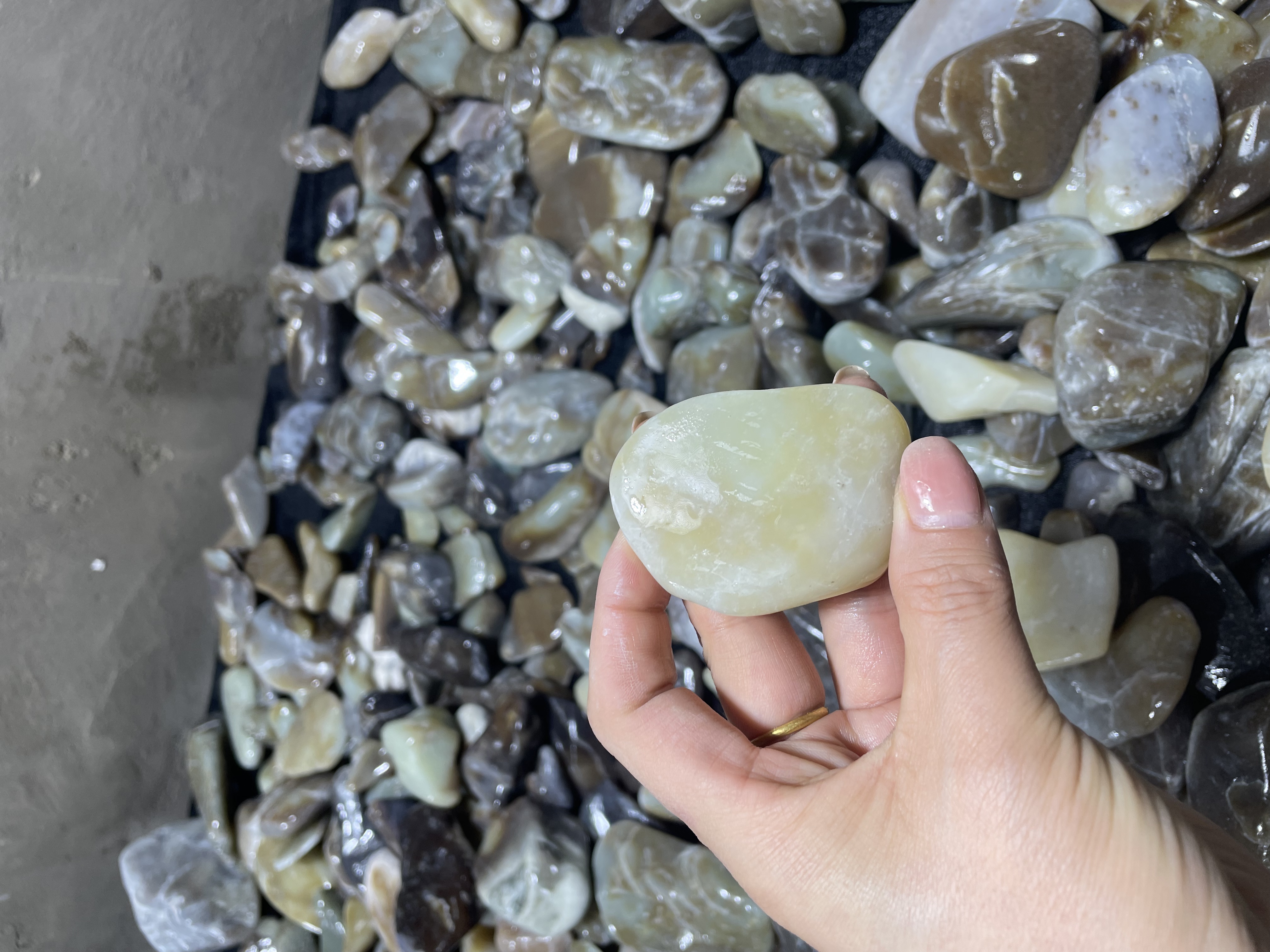 新疆水冲料子原石