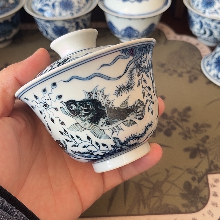 新品鱼藻纹铃铛盖碗