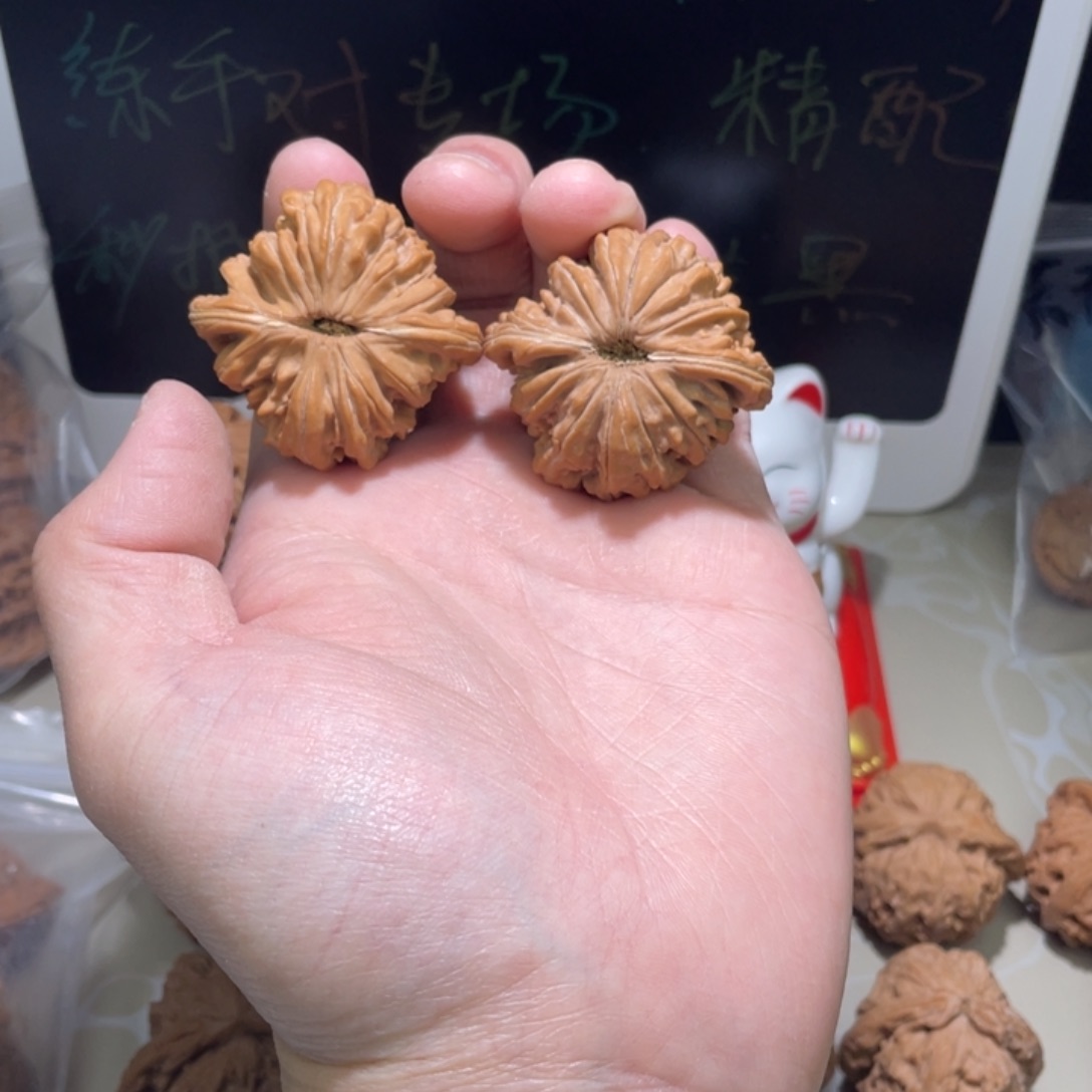 核桃42尺四座楼一对儿