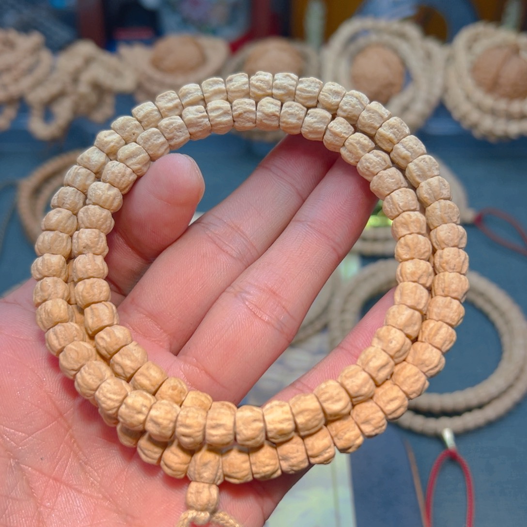 H***、吊坠柏香籽/百香籽