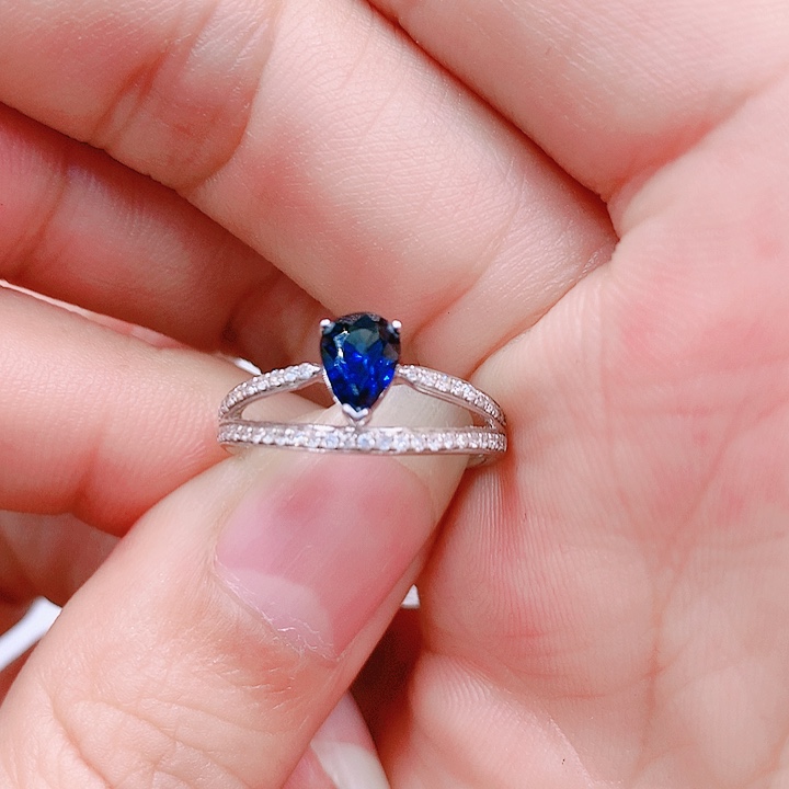 蓝宝石戒指18K金镶嵌4.8✖️6.6