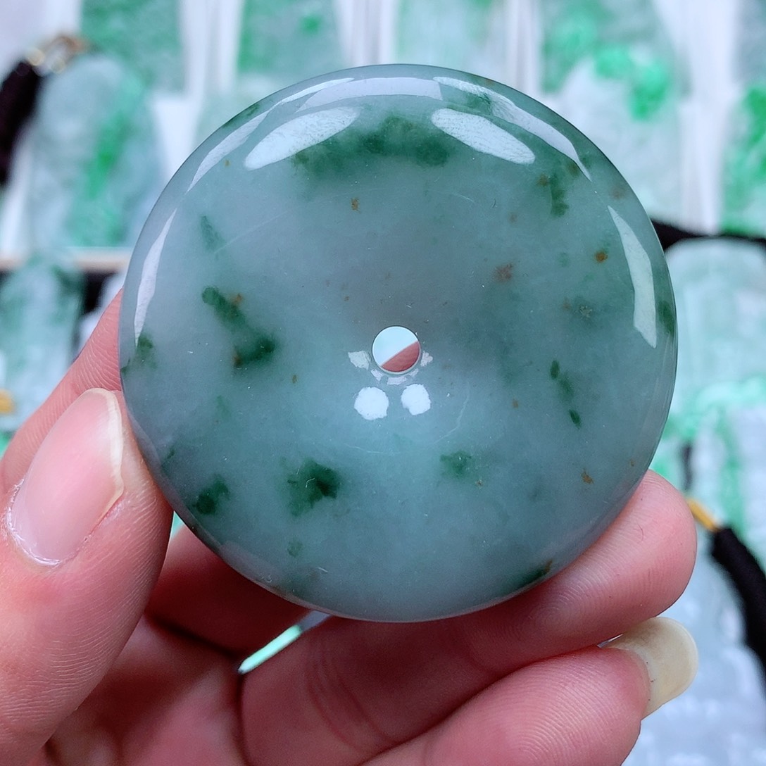 翡翠颈饰未镶嵌翡翠吊坠