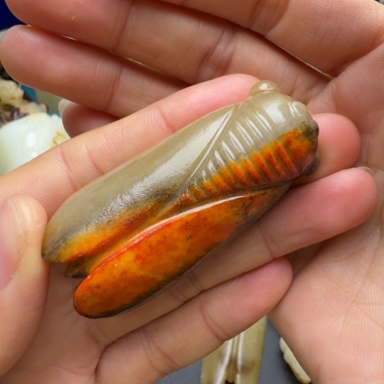 和田玉挂件未镶嵌昵***置