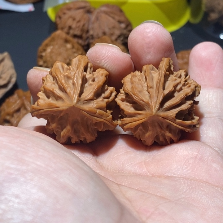 文玩核桃吊坠岐山